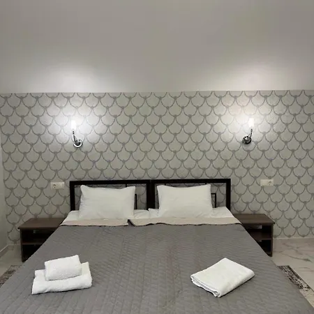 Elysium Hotell *
